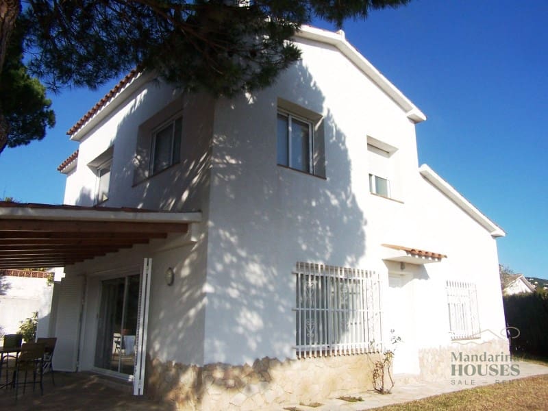 4 bedroom Villa for sale in Lloret de Mar with pool garage - € 590,000 (Ref: 9698707)