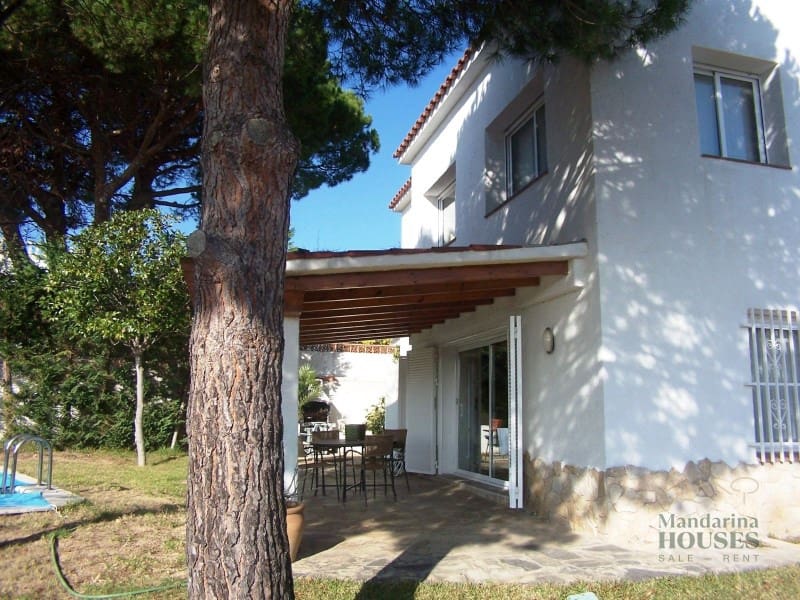 4 bedroom Villa for sale in Lloret de Mar with pool garage - € 590,000 (Ref: 9698707)
