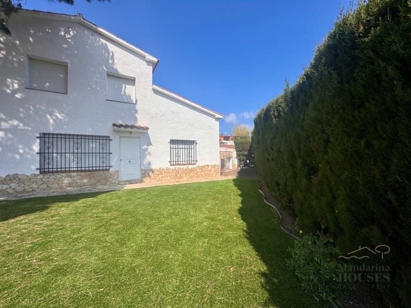 4 bedroom Villa for sale in Lloret de Mar with pool garage - € 590,000 (Ref: 9698707)