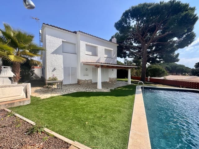 4 Zimmer Villa zu verkaufen in Canyelles, Lloret de Mar mit Pool Garage - 590.000 € (Ref: 9698707)