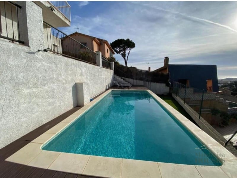 3 bedroom Villa for sale in Lloret de Mar with pool garage - € 429,000 (Ref: 9719769)