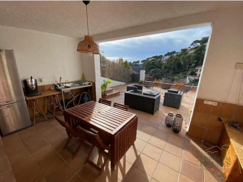3 bedroom Villa for sale in Lloret de Mar with pool garage - € 429,000 (Ref: 9719769)