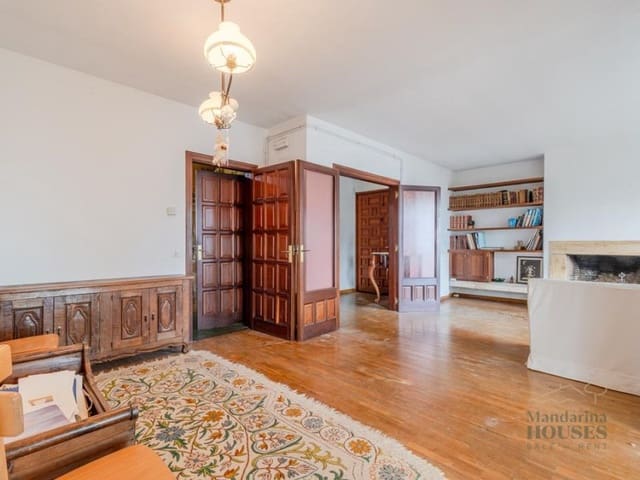 4 makuuhuone Huvila myytävänä paikassa Sant Feliu de Guíxols mukana 
autotalli - 750 000 € (Ref: 9731880)