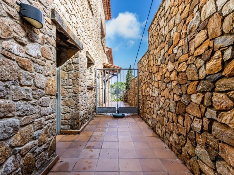 6 slaapkamer Villa te koop in Begur met garage - € 1.290.000 (Ref: 9738374)