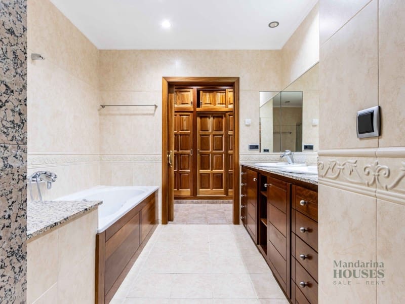 6 slaapkamer Villa te koop in Begur met garage - € 1.290.000 (Ref: 9738374)