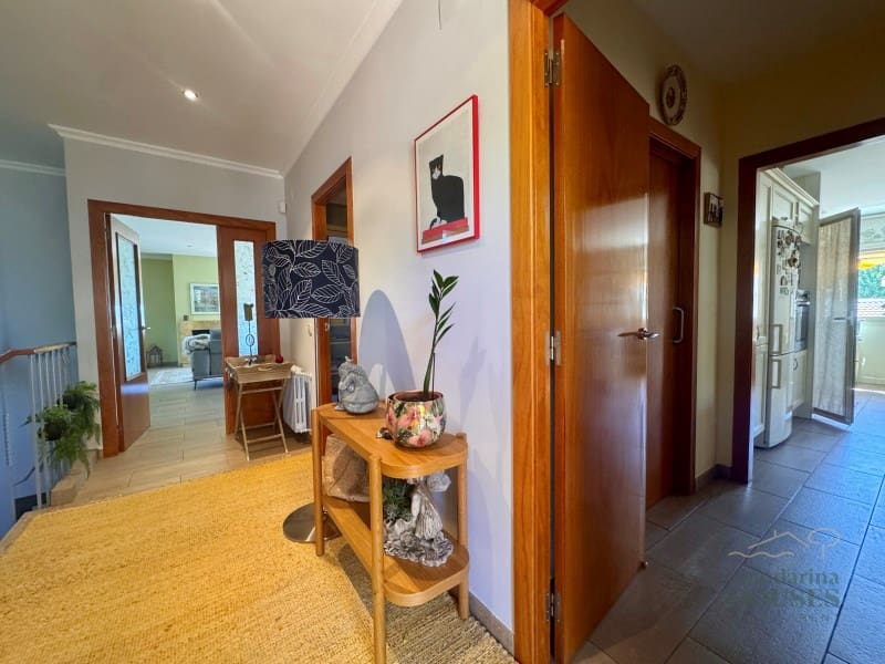 4 makuuhuone Huvila myytävänä paikassa Lloret de Mar mukana uima-altaan 
autotalli - 790 000 € (Ref: 9780309)