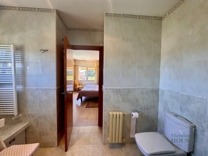 4 makuuhuone Huvila myytävänä paikassa Lloret de Mar mukana uima-altaan 
autotalli - 790 000 € (Ref: 9780309)