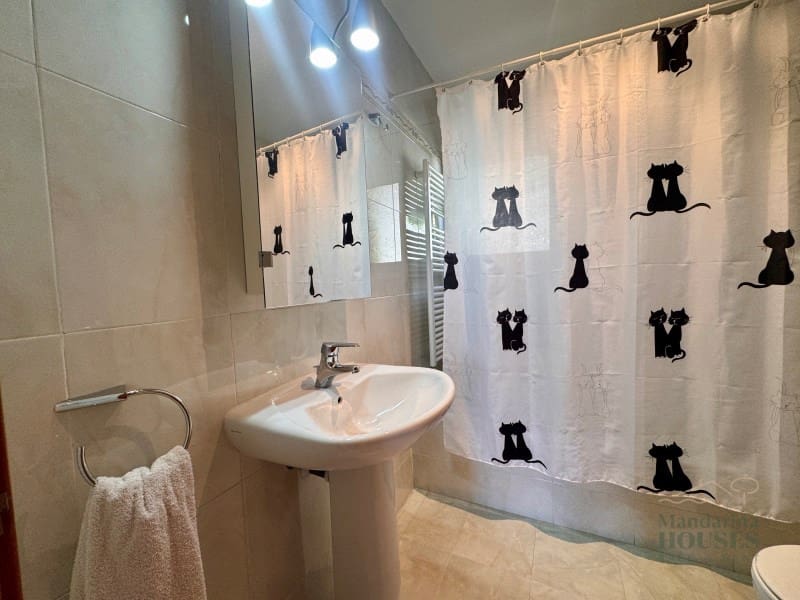 4 makuuhuone Huvila myytävänä paikassa Lloret de Mar mukana uima-altaan 
autotalli - 790 000 € (Ref: 9780309)