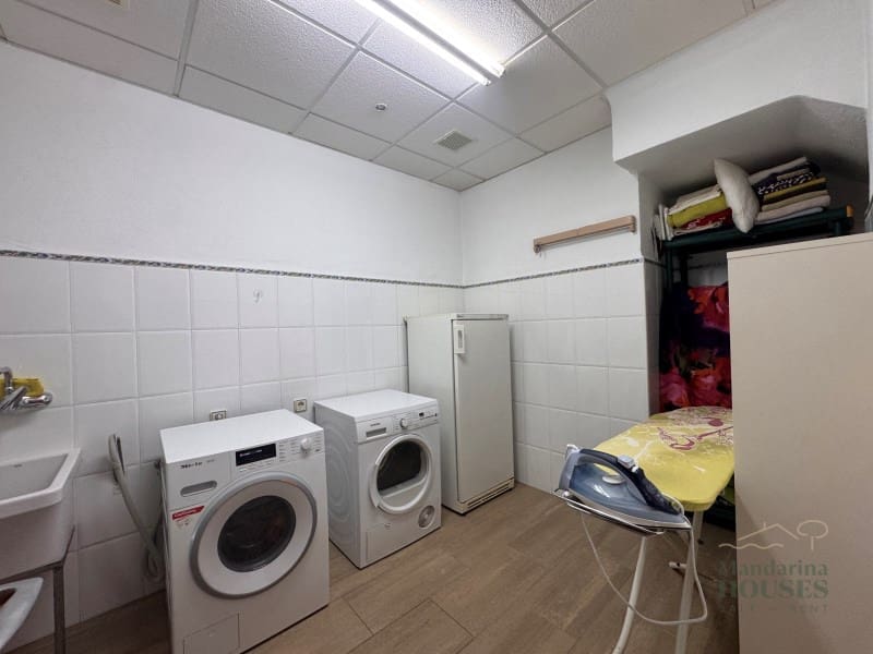 4 makuuhuone Huvila myytävänä paikassa Lloret de Mar mukana uima-altaan 
autotalli - 790 000 € (Ref: 9780309)