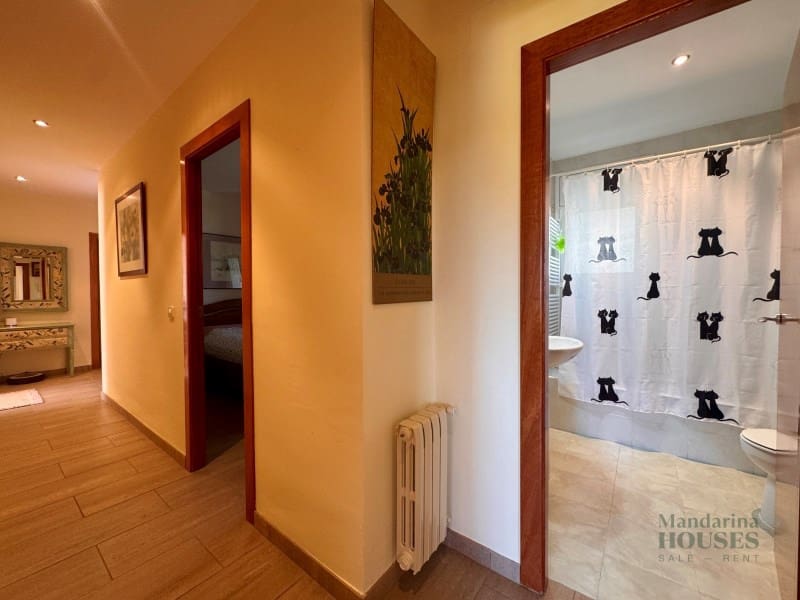 4 makuuhuone Huvila myytävänä paikassa Lloret de Mar mukana uima-altaan 
autotalli - 790 000 € (Ref: 9780309)