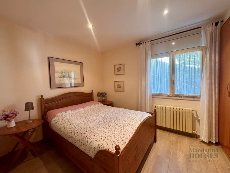 4 makuuhuone Huvila myytävänä paikassa Lloret de Mar mukana uima-altaan 
autotalli - 790 000 € (Ref: 9780309)