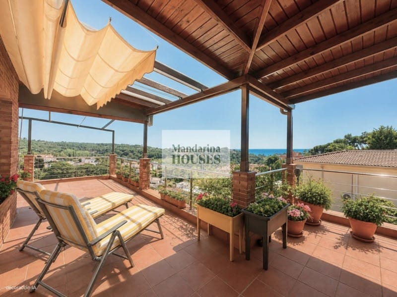 4 bedroom Villa for sale in Lloret de Mar with pool garage - € 790,000 (Ref: 9780309)
