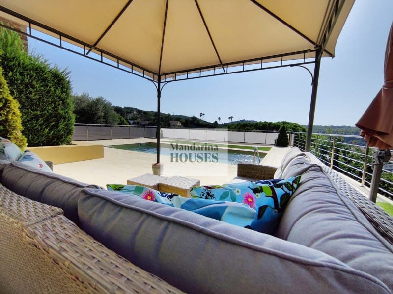 4 bedroom Villa for sale in Lloret de Mar with pool garage - € 790,000 (Ref: 9780309)