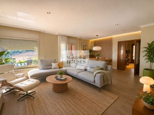 4 Zimmer Villa zu verkaufen in Roca Grossa, Lloret de Mar mit Pool Garage - 790.000 € (Ref: 9780309)