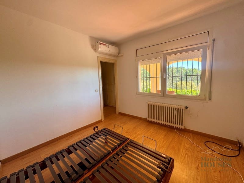 Chalet de 4 habitaciones en Lloret de Mar en venta - 389.000 € (Ref: 9783196)