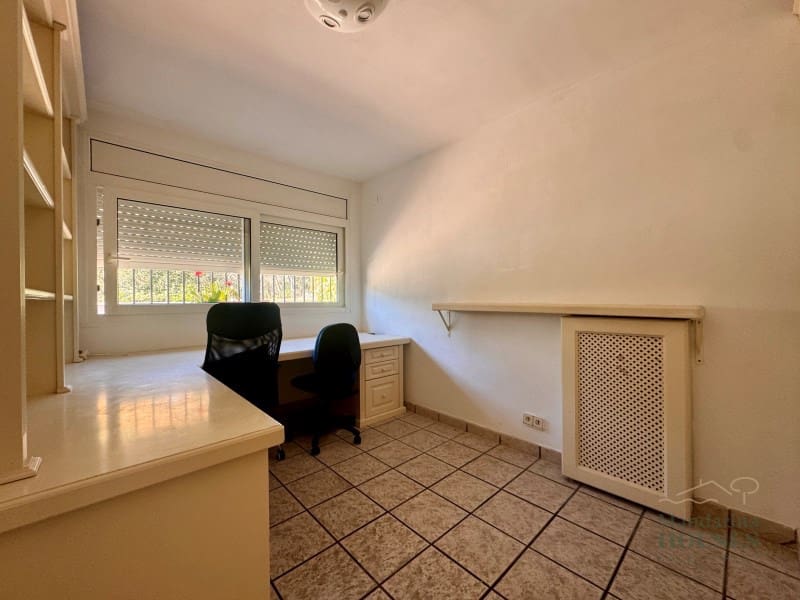 Chalet de 4 habitaciones en Lloret de Mar en venta - 389.000 € (Ref: 9783196)