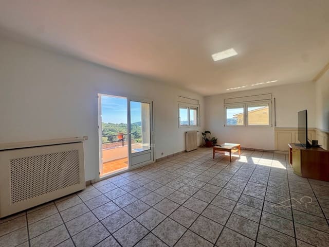 Chalet de 4 habitaciones en Mas Romeu, Lloret de Mar en venta - 389.000 € (Ref: 9783196)