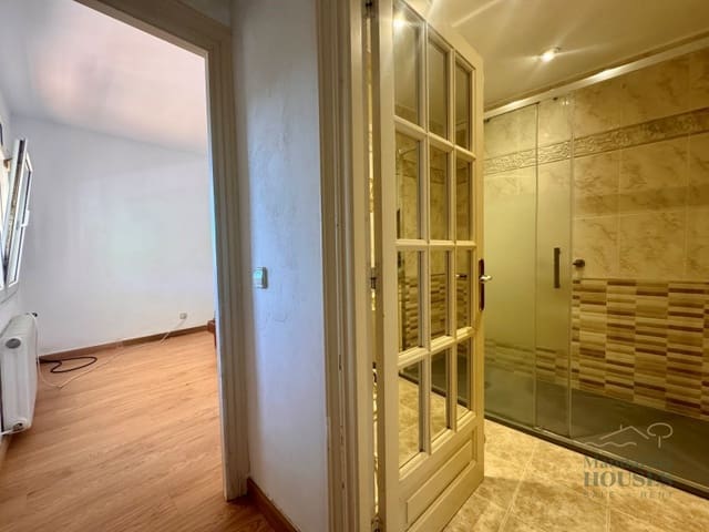 Chalet de 4 habitaciones en Mas Romeu, Lloret de Mar en venta - 389.000 € (Ref: 9783196)