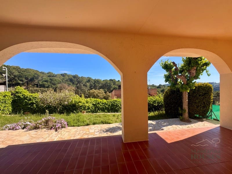 Chalet de 4 habitaciones en Lloret de Mar en venta - 389.000 € (Ref: 9783196)