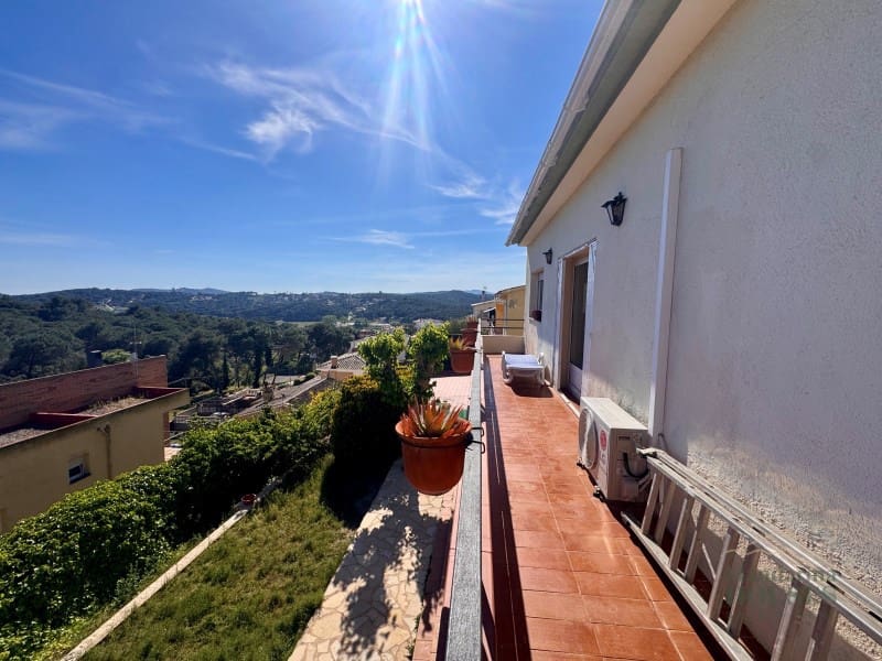 Chalet de 4 habitaciones en Lloret de Mar en venta - 389.000 € (Ref: 9783196)