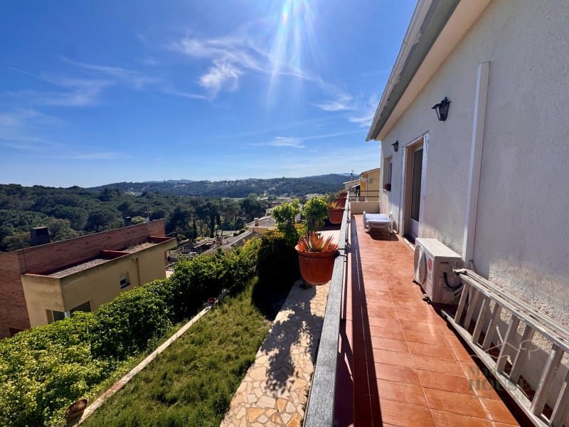 Chalet de 4 habitaciones en Lloret de Mar en venta - 389.000 € (Ref: 9783196)