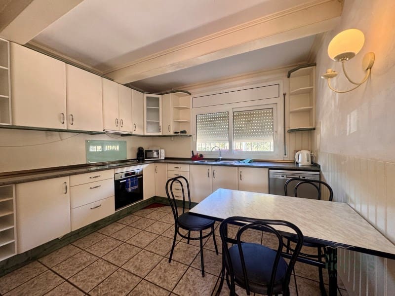 Chalet de 4 habitaciones en Lloret de Mar en venta - 389.000 € (Ref: 9783196)