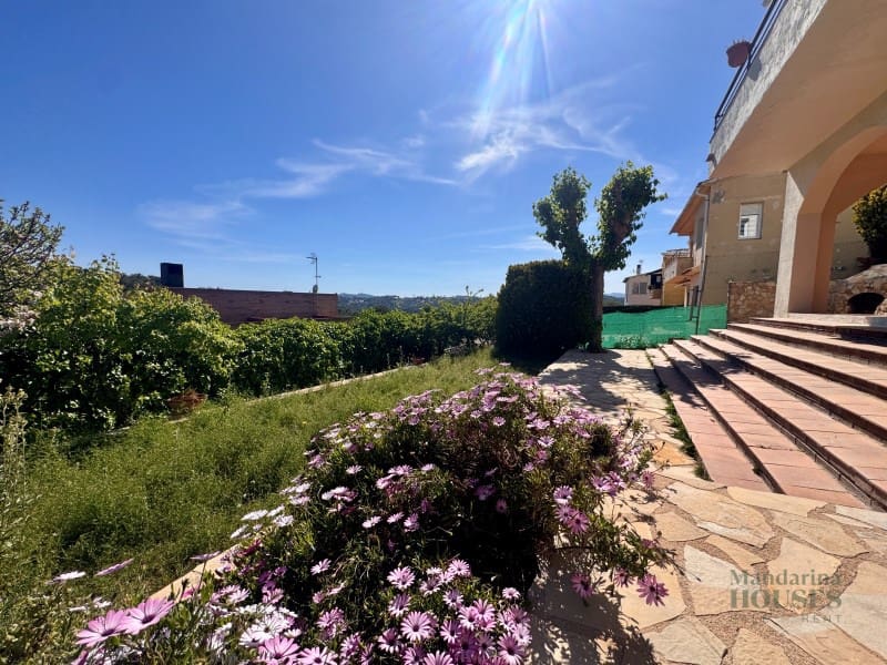 Chalet de 4 habitaciones en Lloret de Mar en venta - 389.000 € (Ref: 9783196)