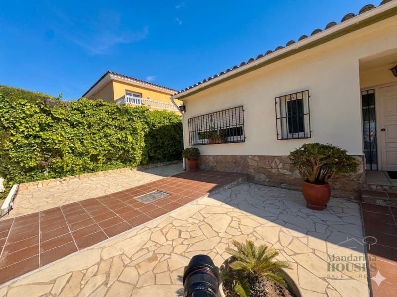 Chalet de 4 habitaciones en Lloret de Mar en venta - 389.000 € (Ref: 9783196)