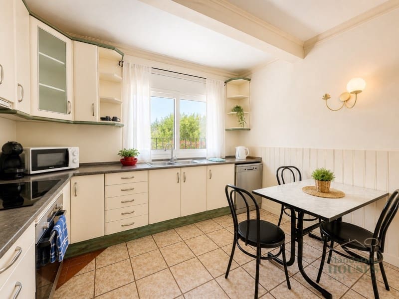 Chalet de 4 habitaciones en Lloret de Mar en venta - 389.000 € (Ref: 9783196)