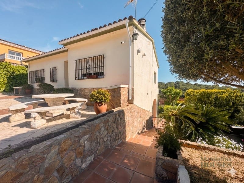 Chalet de 4 habitaciones en Lloret de Mar en venta - 389.000 € (Ref: 9783196)