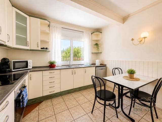 4 slaapkamer Villa te koop in Mas Romeu, Lloret de Mar - € 389.000 (Ref: 9783196)