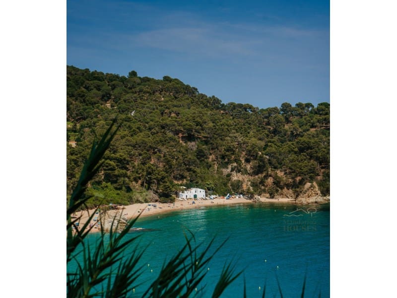 4 soveværelse Villa til salg i Lloret de Mar med swimmingpool garage - € 595.000 (Ref: 9806294)