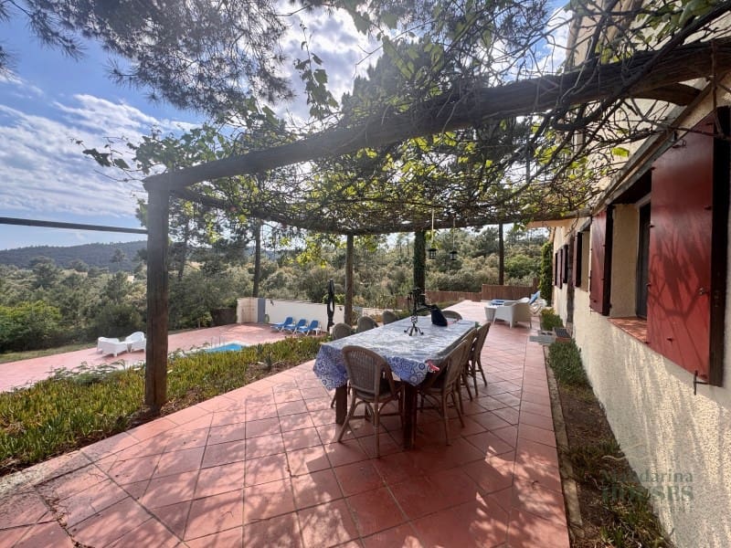 4 soveværelse Villa til salg i Lloret de Mar med swimmingpool garage - € 595.000 (Ref: 9806294)