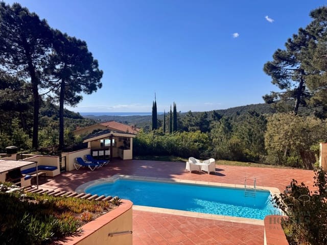 4 soveværelse Villa til salg i Urbanitzacions del Nord, Lloret de Mar med swimmingpool garage - € 595.000 (Ref: 9806294)