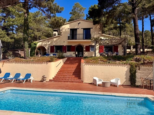 4 soveværelse Villa til salg i Urbanitzacions del Nord, Lloret de Mar med swimmingpool garage - € 595.000 (Ref: 9806294)