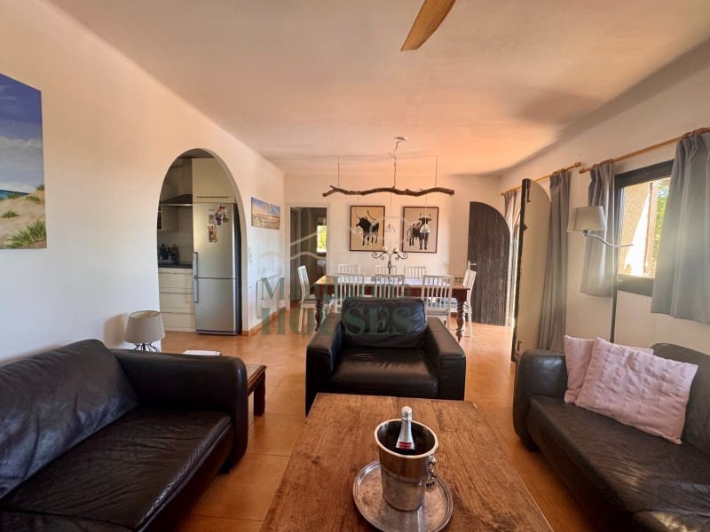 4 bedroom Villa for sale in Lloret de Mar with pool garage - € 595,000 (Ref: 9806294)