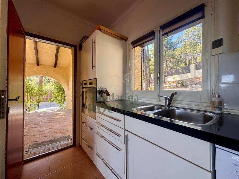 4 bedroom Villa for sale in Lloret de Mar with pool garage - € 595,000 (Ref: 9806294)
