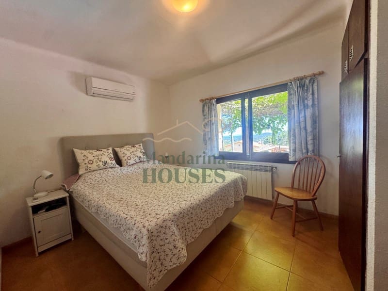 4 bedroom Villa for sale in Lloret de Mar with pool garage - € 595,000 (Ref: 9806294)