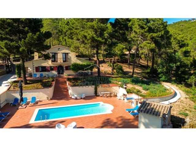 4 Zimmer Villa zu verkaufen in Urbanitzacions del Nord, Lloret de Mar mit Pool Garage - 595.000 € (Ref: 9806294)