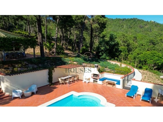 4 Zimmer Villa zu verkaufen in Urbanitzacions del Nord, Lloret de Mar mit Pool Garage - 595.000 € (Ref: 9806294)