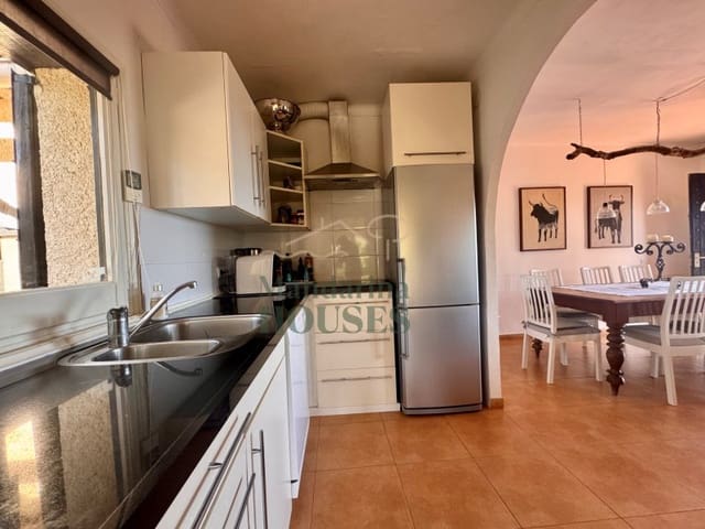 4 Zimmer Villa zu verkaufen in Urbanitzacions del Nord, Lloret de Mar mit Pool Garage - 595.000 € (Ref: 9806294)
