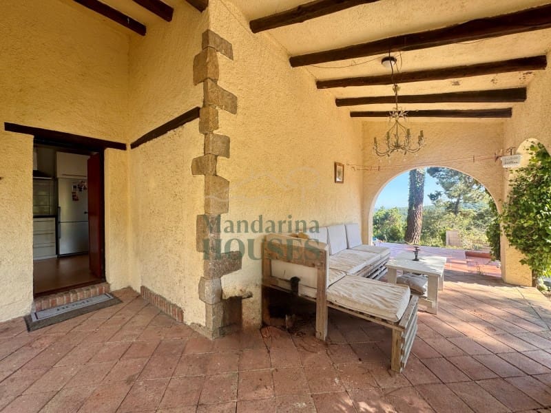4 bedroom Villa for sale in Lloret de Mar with pool garage - € 595,000 (Ref: 9806294)