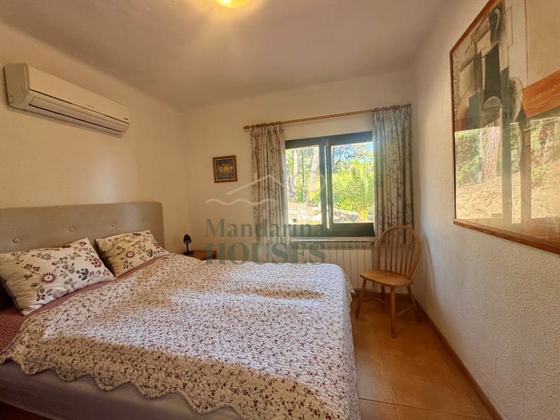 4 bedroom Villa for sale in Lloret de Mar with pool garage - € 595,000 (Ref: 9806294)