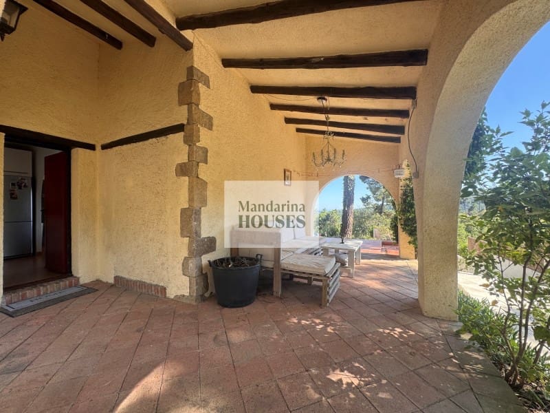 4 Zimmer Villa zu verkaufen in Lloret de Mar mit Pool Garage - 595.000 € (Ref: 9806294)