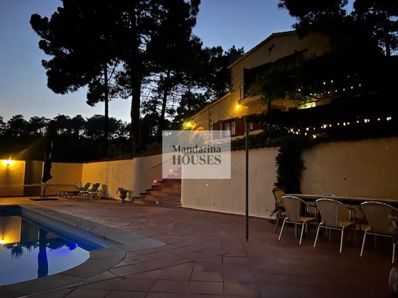 4 bedroom Villa for sale in Lloret de Mar with pool garage - € 595,000 (Ref: 9806294)