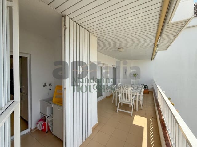 Apartamento de 2 habitaciones en Fenals, Lloret de Mar en venta con piscina - 335.000 € (Ref: 9842722)