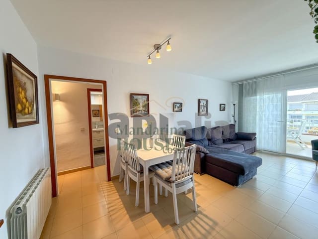 Apartamento de 2 habitaciones en Fenals, Lloret de Mar en venta con piscina - 335.000 € (Ref: 9842722)