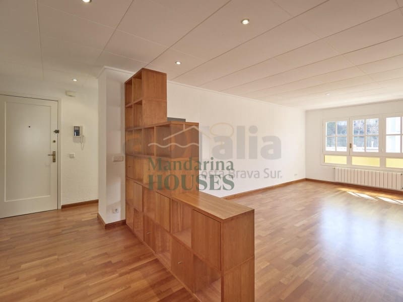 3 soveværelse Lejlighed til salg i Lloret de Mar med garage - € 325.000 (Ref: 9859676)