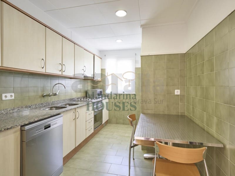 3 soveværelse Lejlighed til salg i Lloret de Mar med garage - € 325.000 (Ref: 9859676)