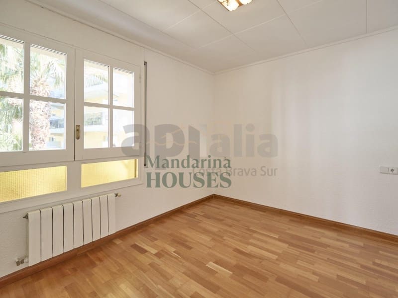 3 soveværelse Lejlighed til salg i Lloret de Mar med garage - € 325.000 (Ref: 9859676)